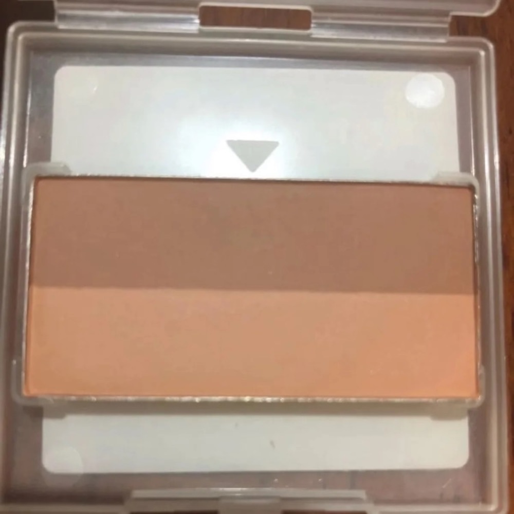 Mary Kay Bronzer - Picture 2 of 2